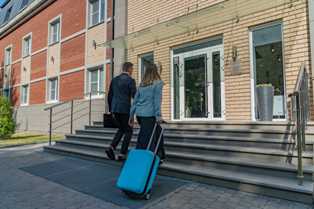 Путь к корпоративным клиентам - успешные стратегии сотрудничества и партнерства в гостиничном бизнесе Как привлечь корпоративных клиентов в гостиничный бизнес: стратегии сотрудничества и партнерства